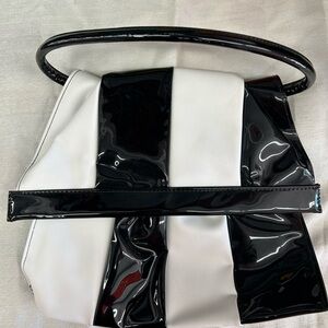 Vintage 80s Avant-garde Black and White Women's Bag